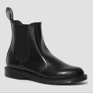 Dr.Martens Flora Women’s Smooth Leather Chelsea